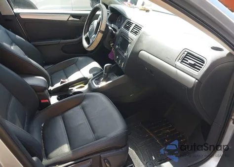 2013 Volkswagen Jetta 2.5L Se z USA, uszkodzony, nr VIN 3VWDP7AJ1DM397716